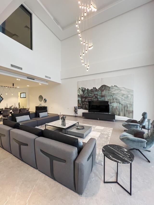 Aurora  ( <i style='color:#B10622'>VIP</i> )