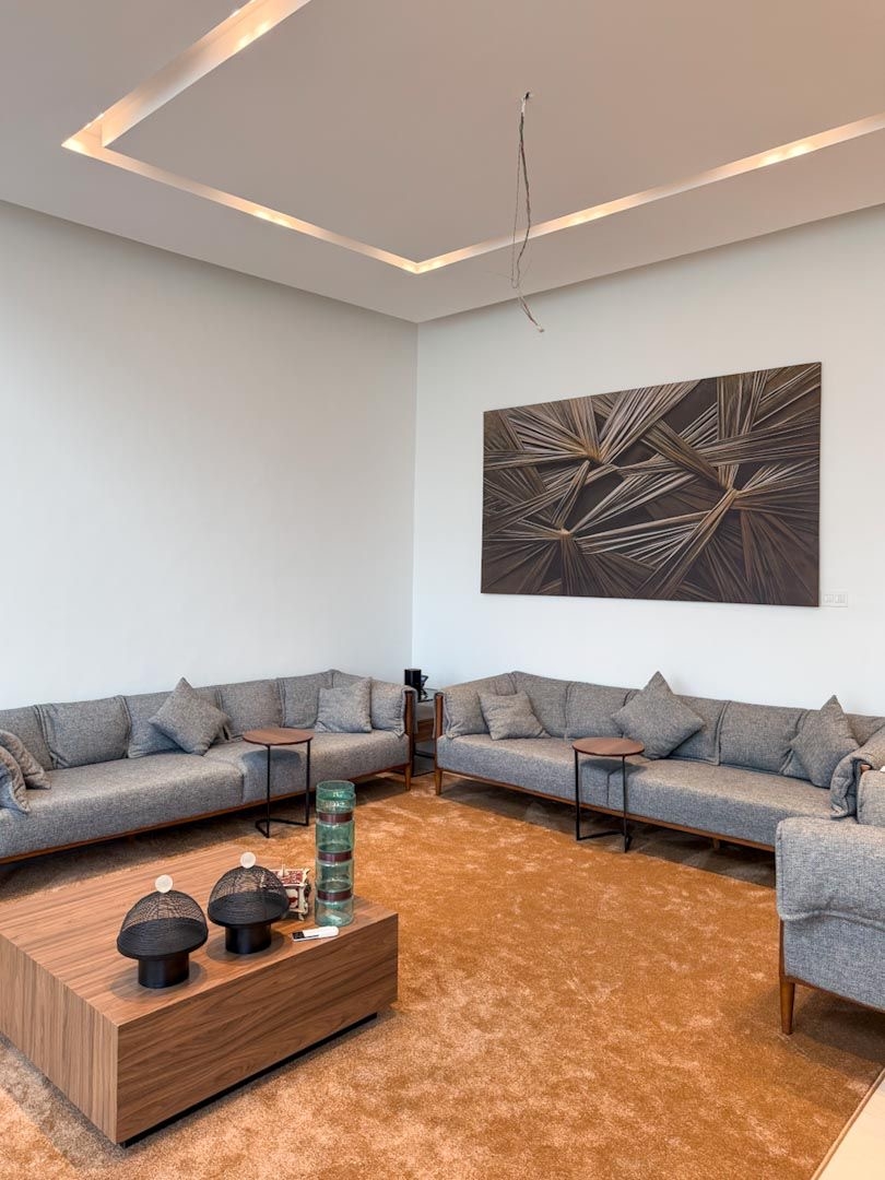 ( <i style='color:#B10622'> VVIP</i> ) REVIERA