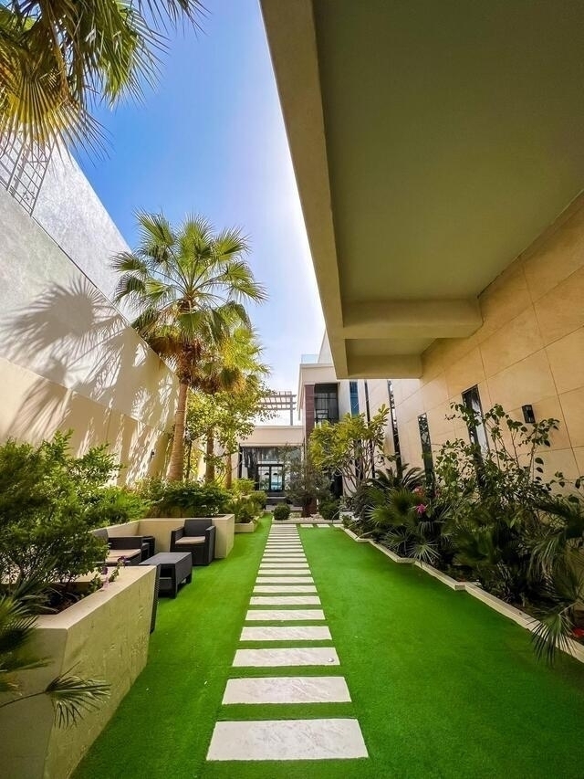 Palm  ( <i style='color:#B10622'> VVIP</i> )