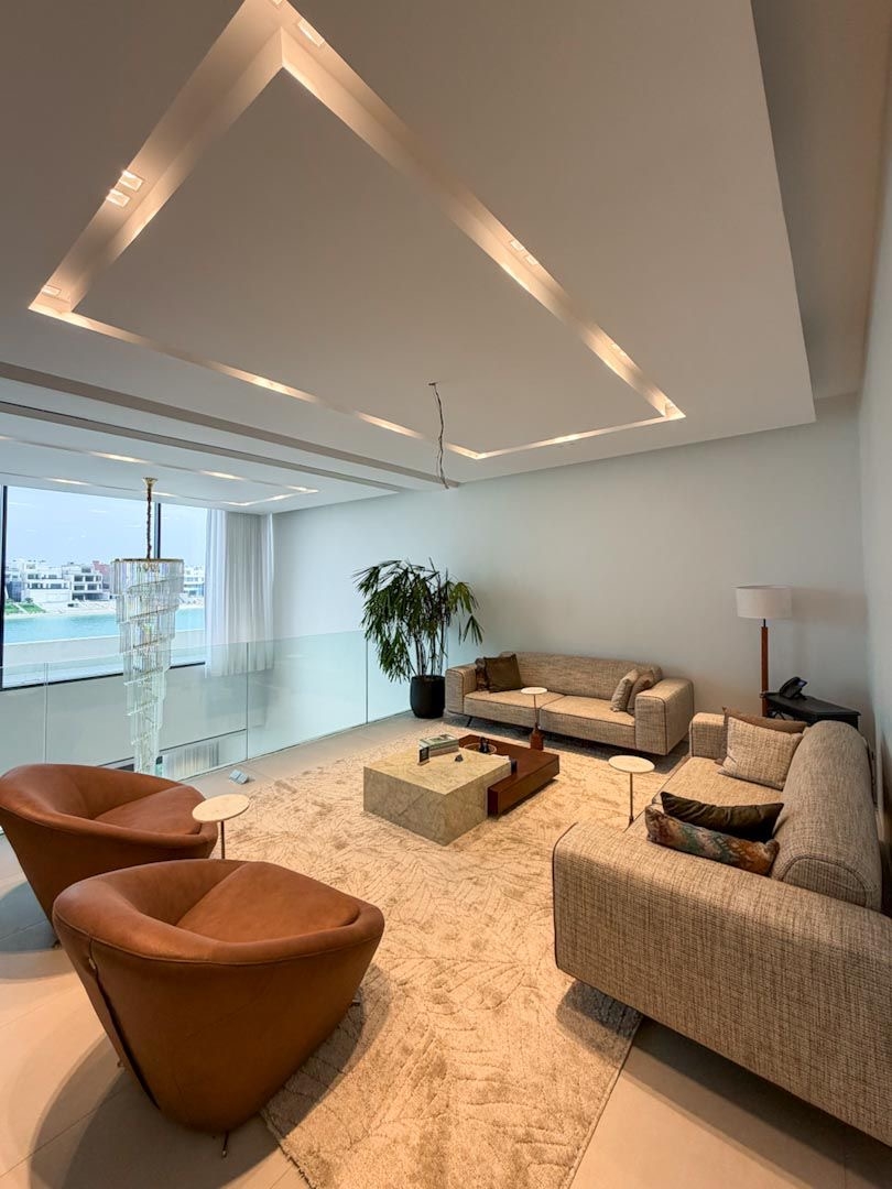 ( <i style='color:#B10622'> VVIP</i> ) REVIERA