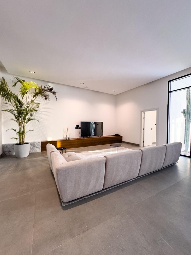 South Palms  ( <i style='color:#B10622'>VVIP</i> )