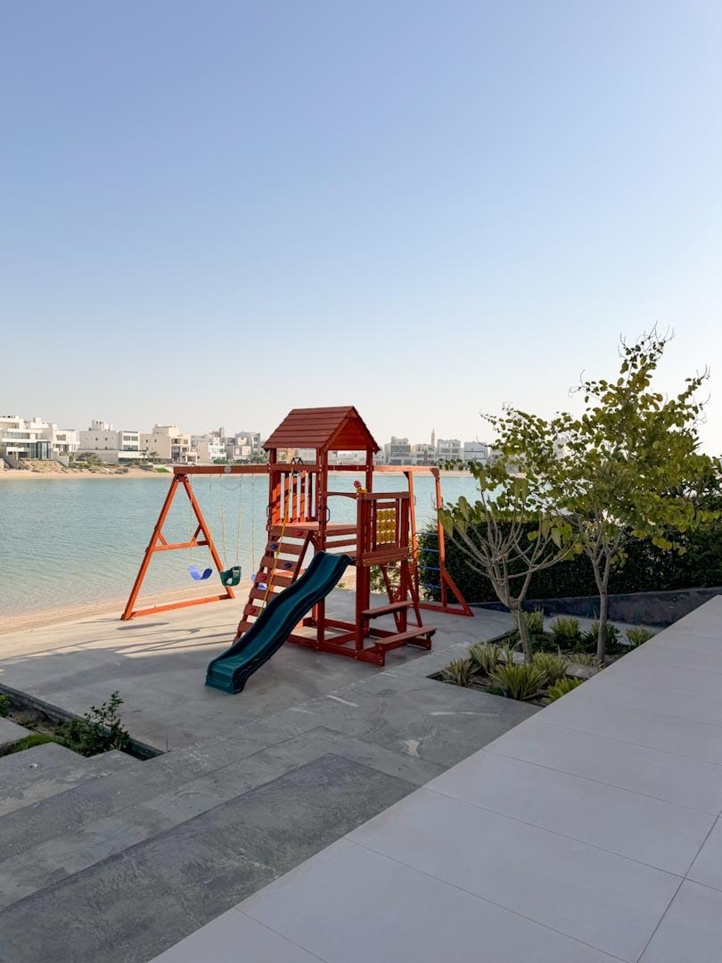 ( <i style='color:#B10622'> VVIP</i> ) REVIERA