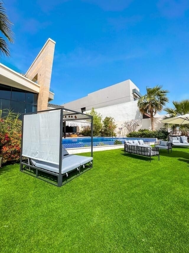 Palm  ( <i style='color:#B10622'> VVIP</i> )