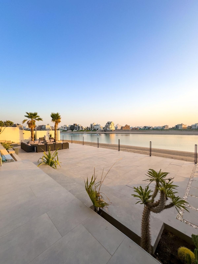 South Palms  ( <i style='color:#B10622'>VVIP</i> )