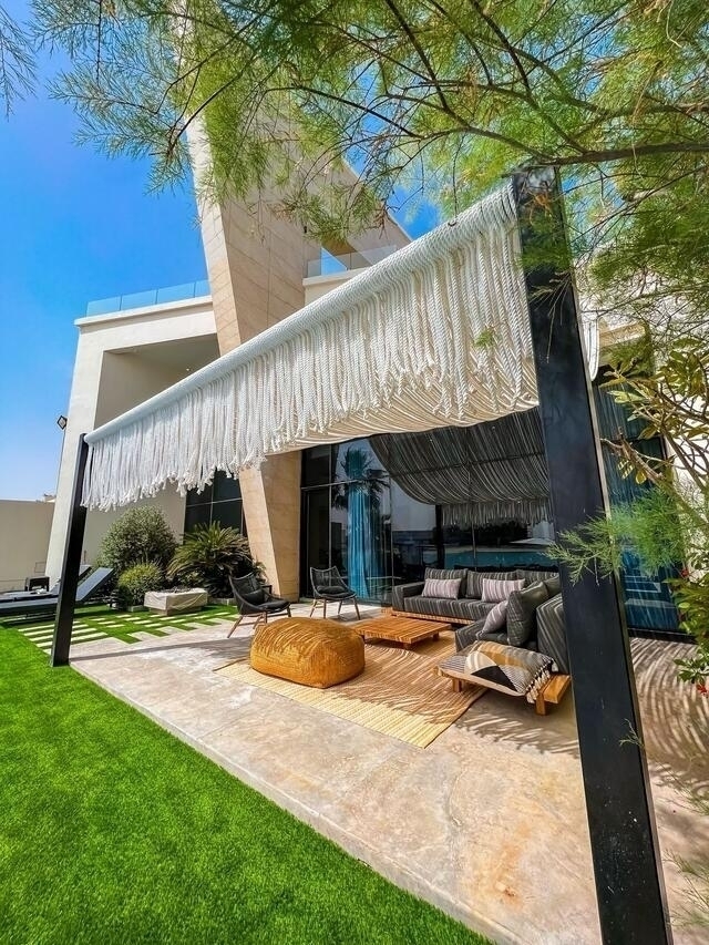 Palm  ( <i style='color:#B10622'> VVIP</i> )