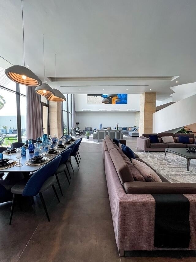 Palm  ( <i style='color:#B10622'> VVIP</i> )