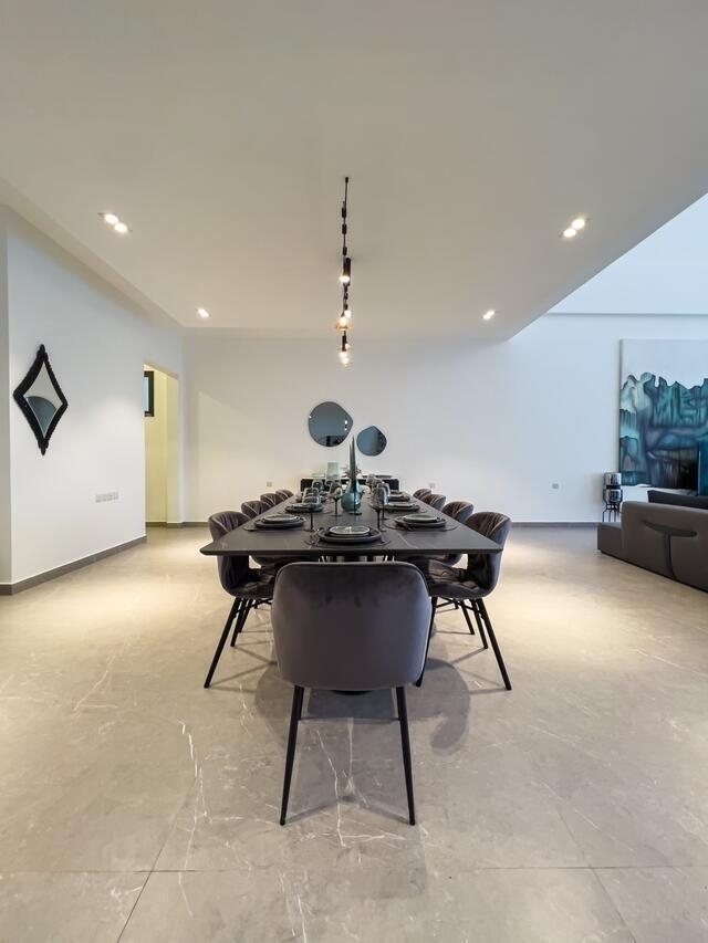 Aurora  ( <i style='color:#B10622'>VIP</i> )