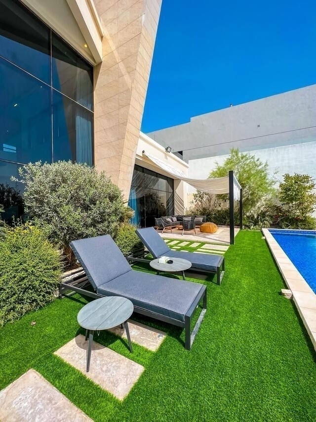 Palm  ( <i style='color:#B10622'> VVIP</i> )