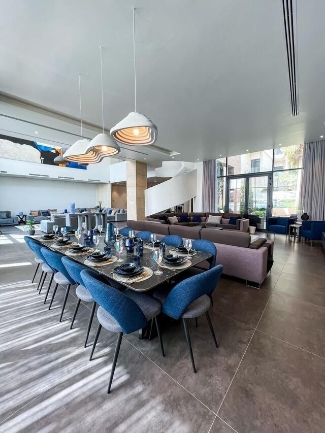 Palm  ( <i style='color:#B10622'> VVIP</i> )