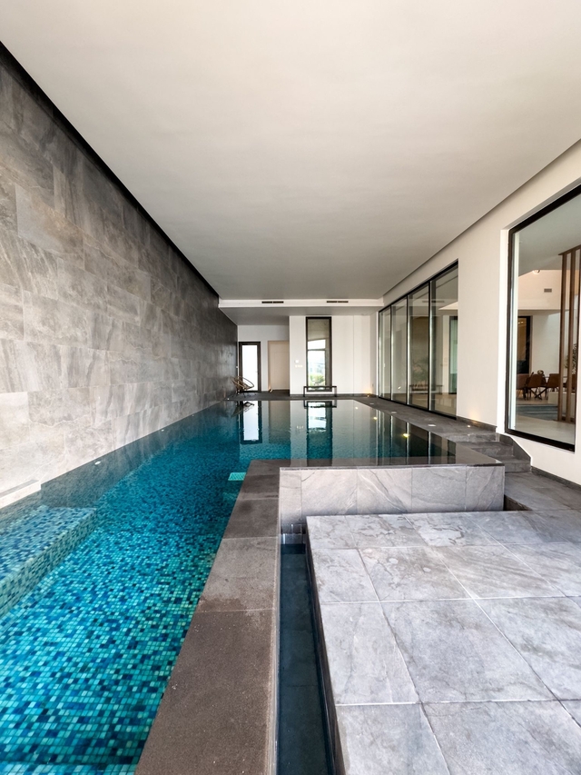 THE CURE  ( <i style='color:#B10622'>VVIP</i> )