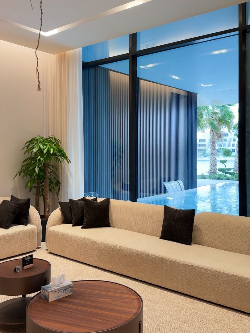 ( <i style='color:#B10622'> VVIP</i> ) REVIERA